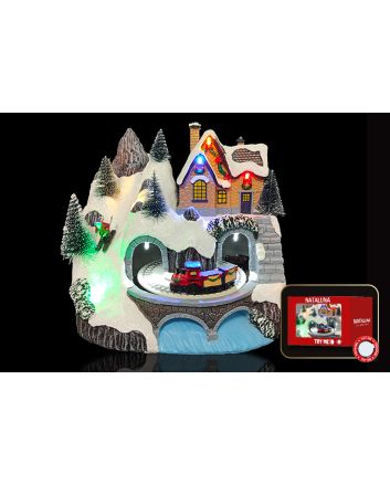 VILLAGGIO C/MUS+MOV BAT. 18,9X14,5X18CM TRYME